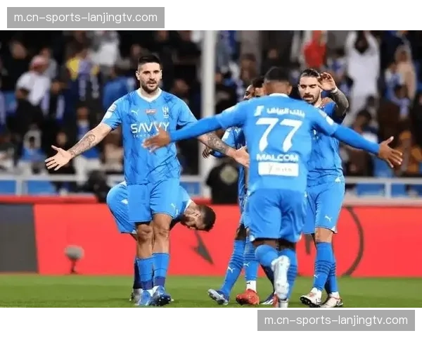 利雅得新月防线遭遇伤病侵袭 亚米比赛中重伤离场影响阵容深度